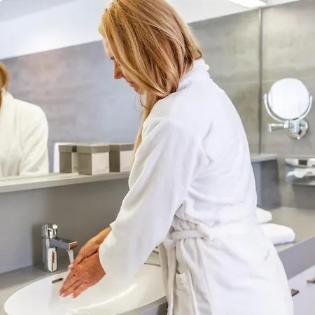 Thermenhotel Gesundheits-bad Buchau 酒店 4*