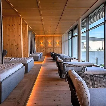 Thermenhotel Gesundheits-bad Buchau 4*